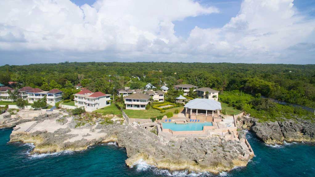 Inn By the Sea